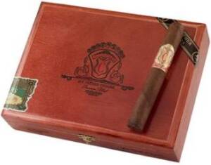 El Centurion Toro Grande cigars made in Nicaragua. Box of 20. Free shipping!