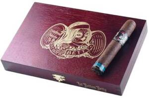 Deadwood Fat Bottom Betty cigars made in Nicaragua. 2 x Box of 10. Free shipping!